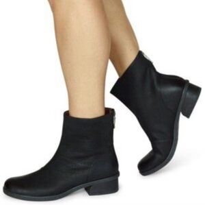 DANSKO Brianne Waterproof Black Leather Zip Up Boots Womens Size EU 37 US 6.5/7